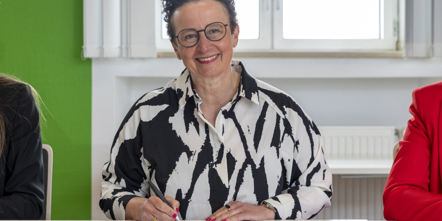 Unterzeichnung Dr. Britta Obszerninks